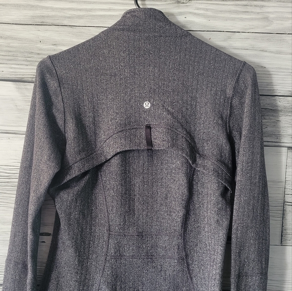 Define Lululemon jacket - Picture 2 of 3